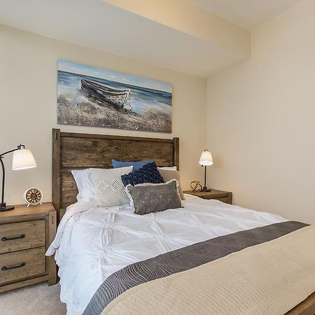 Upscale 3-Bedroom With Gorgeous Lake View Toronto Eksteriør bilde